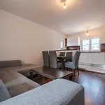 Manda Villa