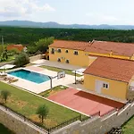 Manda Skradin