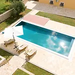 Manda Villa