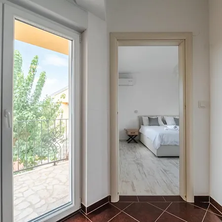 Manda Villa