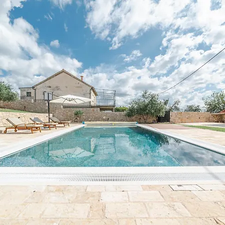 Manda Villa Skradin