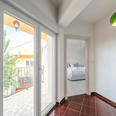 Manda Villa
