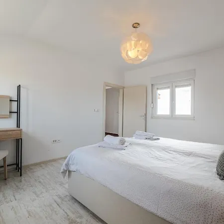 Manda Villa *